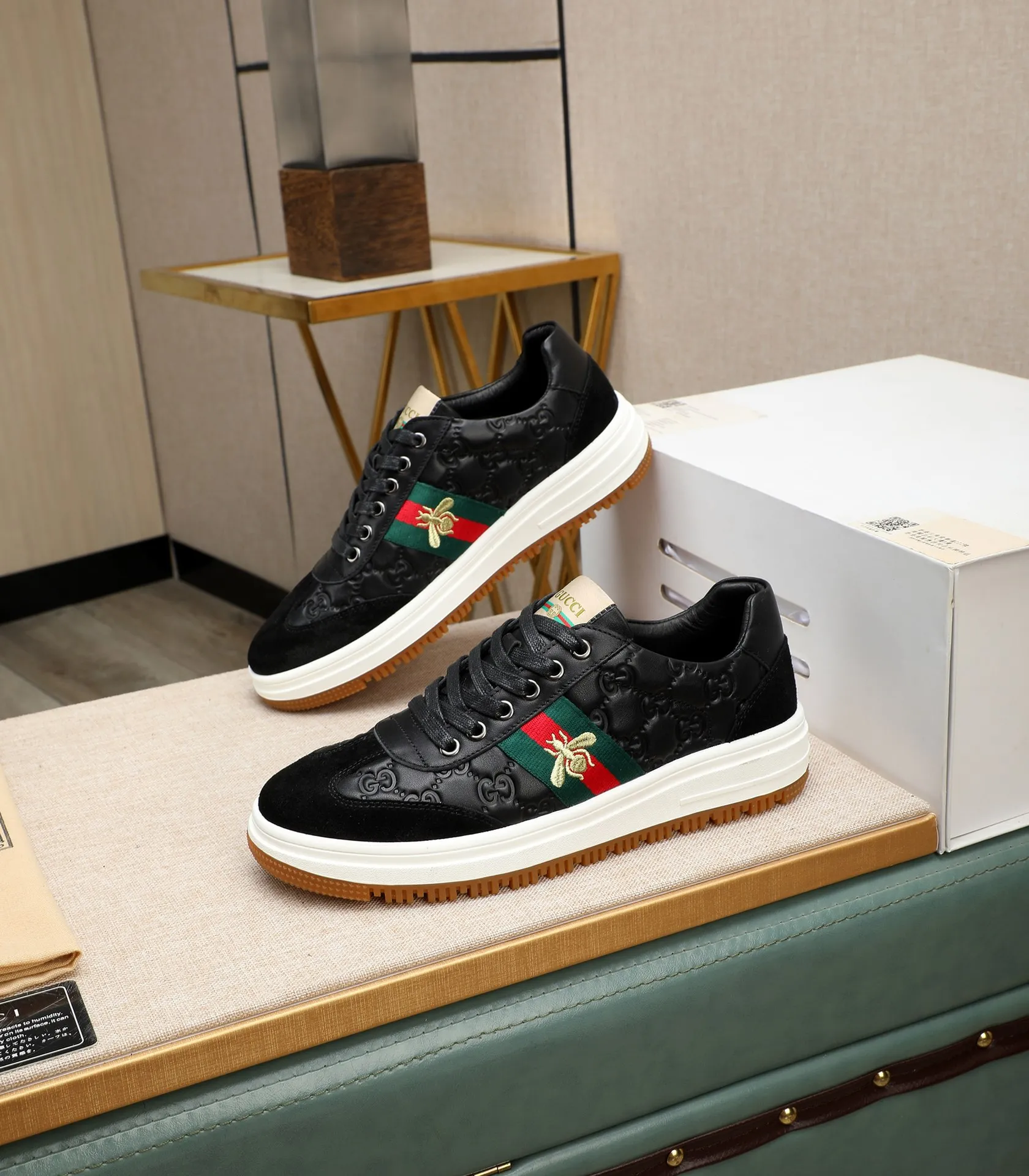 Men's shoes💰440 GUCCI🔍🔍2024 latest spring style On sale at the same time at the counter, original calfskin imported from Italy, genuine leather lining, (high-end, luxury, and class) exquisite workmanship, soles: original soles specially provided by the original factory, ⚠Exclusive double-layer movable molded soles are super comfortable⚠, real photos🎬The real ones are better🔍🔍"High quality·Follow the order" code number 38-44